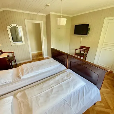 Bad Hotel