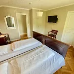 Bad Hotel